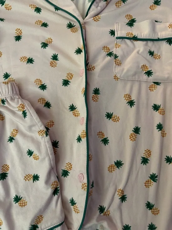 Kate Spade Pink Pineapple Print Short Pajama Set with Eye Mask - Picture 2 of 7